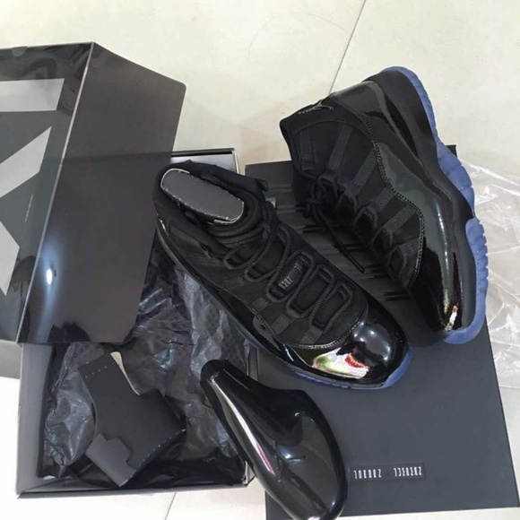 retro 11 cap and gown footlocker